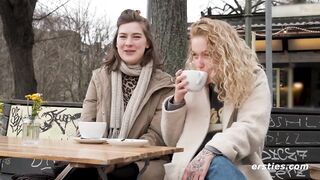 Ersties - Die aufgeschlossenen Amanita und Sally D. lecken sich gegenseitig die Muschi