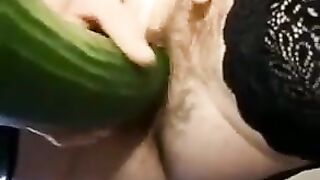 Shaggy Lesbo aged fisting