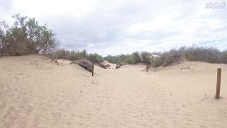 Lily's Adventure: LARGE SHOCK In The Centre Of The Dunes! - LilyKoti