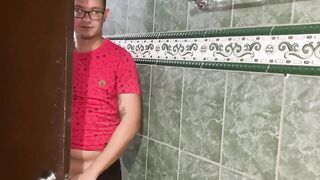 MI'MIGA TRANS ME MOMMY MI ENORME POLLA HASTA TRAGARME SU LECHE