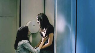 Lesbo Seduction In French