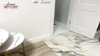 "Hey, Assist Your Stepmom!" - Sexy mother I'd like to fuck Housewife In Constricted Leggings with large booty Stuck In the Washer