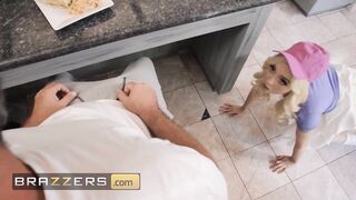 BRAZZERS - Smokin' Hawt Delivery Hotty Lexi Lore Is Greater quantity Than Down For Manuel's Large Hard Jock