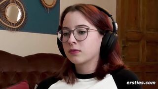 Ersties - Die nineteen-jährige Autoinnenraum Designerin Daisy hat Spaß bei einem wilden Solo