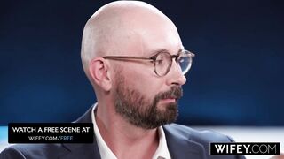 WIFEY Glamorous Fit Hotwife Serenity Cox Gets Giant Creampie In 3some