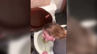 PERSONAL URINAL DOXIES! FACE URINATE & PEE DRINKING COMPILATION