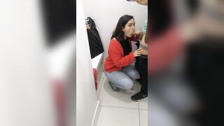 Risky oral-job in a Mall dressing room... OMG!!