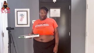 Black big beautiful woman Delivers Pizza And Gets A Tip