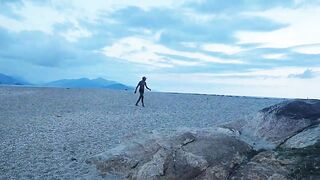 Chick on the beach asked a stranger to put repellent on her body and ended up getting spunk flow in her face
