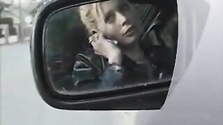 Bourgeoise agresse par blouson noir lesbienne