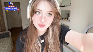 Large booty Tinder teen Egirl had her first NP and masturbates for u. FaceTime call