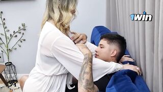 eighteen-year-old Colombian has sex with his stepmother for the 1st time - Danner Mendez