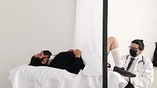 Unethical doctor takes out his knob and rubs it on his patient