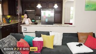 BRAZZERS - Fugitive Lulu Chu Surprises Jayden Marcos With A Coarse Screw Session On His Couch