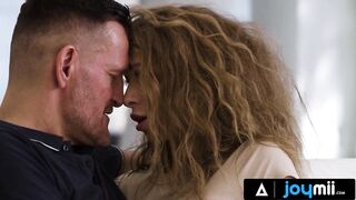 Sexy Girl Gets Her Soaked Cunt Banged Hard