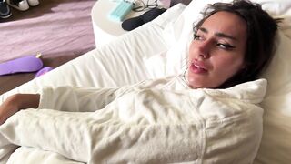 Took my step daughter on vacation and got a single daybed on purpose feat SISI ROSE