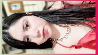 POV: la novia infiel de tu amigo te hace vídeollamada caliente.