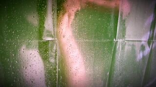 Pleased Gender Equality month! Check out this sexy af milfy vulva-owner getting off in the shower