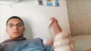 Le envio un Clip Hawt a mi hermanastra, que esta loca por probar mi Gran Verga!