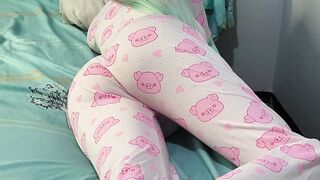 Stepdaughter in cosplay pajamas gets screwed by her large-cock stepdad (Over eighteen)