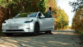 I had to urgently pee on the road