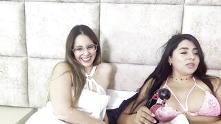 SEXO LÉSBICO Y MASTURBCIÓN CON MI MEJOR AMIGA LUEGO DE QUE SU NOVIO LA DEJÓ PLANTADA