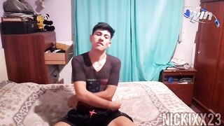 Me masturbo solito en casa Nickixx23