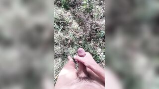 Nude hiking JO, cum and clean the pipe with warm pee