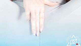 Hawt blond squirts throughout gym leggings while rubbing her clitoris