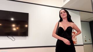 The Stepmother Caught Her Stepson Wanking and Screwed Him Properly