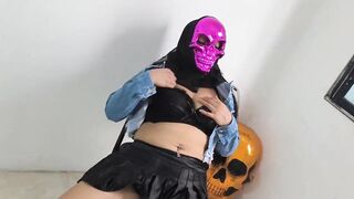 This shouldn't be happening on Halloween! U're tarnishing my reputation by having sex with my stepson out of my spouse knowing and posting the movie on xvideos.com.