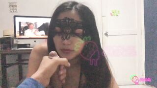 Jovencita mexicana implora lechita en la boquita