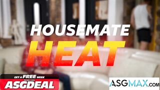 Spying on Size - Jacob Likes Evan's Biggest Surprise in the Roommates' Steamy Exchange