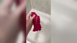 ФЕМДОМ Белые выделения из моей письки! Лижи мои грязные трусики!