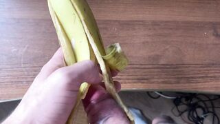 Сладко кончать в банан????????