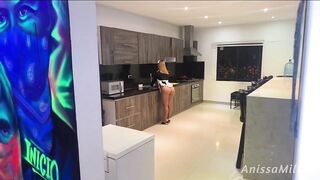 Hawt large booty maid ends up seducing her boss