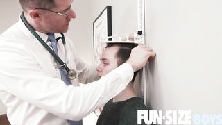 FunSizeBoys - Hung and tall DILF doctor barebacks twink Danny Wilcoxx