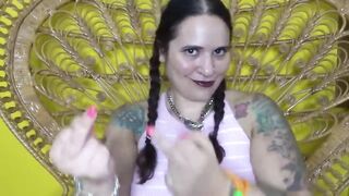 CENTRE FINGER PARADE