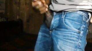 HUNK CLIMAX...SOLO HUNK JERKING OFF AND SHAKING INTENSIVE CLIMAX