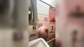 Me llene de CUM eyaculándome encima y tuve que pegarme un lindo baño