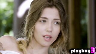 Hot model showed excellent large bazookas and posed absolutely stripped