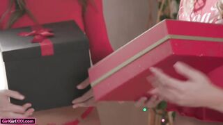 GirlGirlXXX - Stepsisters Share Their Enjoyable Pink Christmas Cookies (Ella Reese & River Lynn)