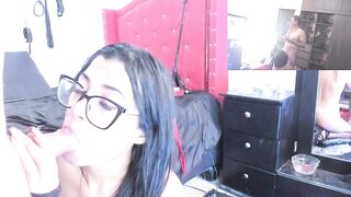 me fumo un cigarrillo mientras me como la gran verga de mi vecino