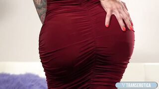 Hawt TS Foxxy Disrobes & Plays With Her Large Bazookas & Jock!