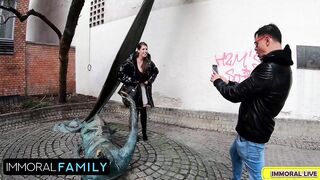 Lady Lyne’s Photo Bust Leads To Recent Year’s 3some Bang!