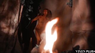 A vision of natural hotty and craving drives a prisoner without the darkness for an rencounter that's everything but platonic.