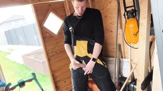 I´m slutty gardener. Spring is coming and with it the garden work