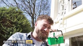 BRAZZERS - Hawt Homeowner Kayla Wild Trades Her Money Tip For A Double Dicking From Window Washers