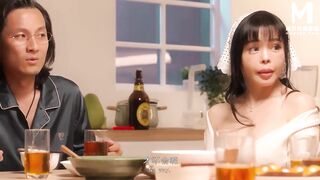 ModelMedia Asia - During the Mid-Autumn Festival reunion, my stepmother and stepsister took my virginity