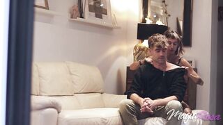 My neighbord craves me to turn off the music ????